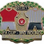 United v Liverpool FA Cup Match Metal Badge…